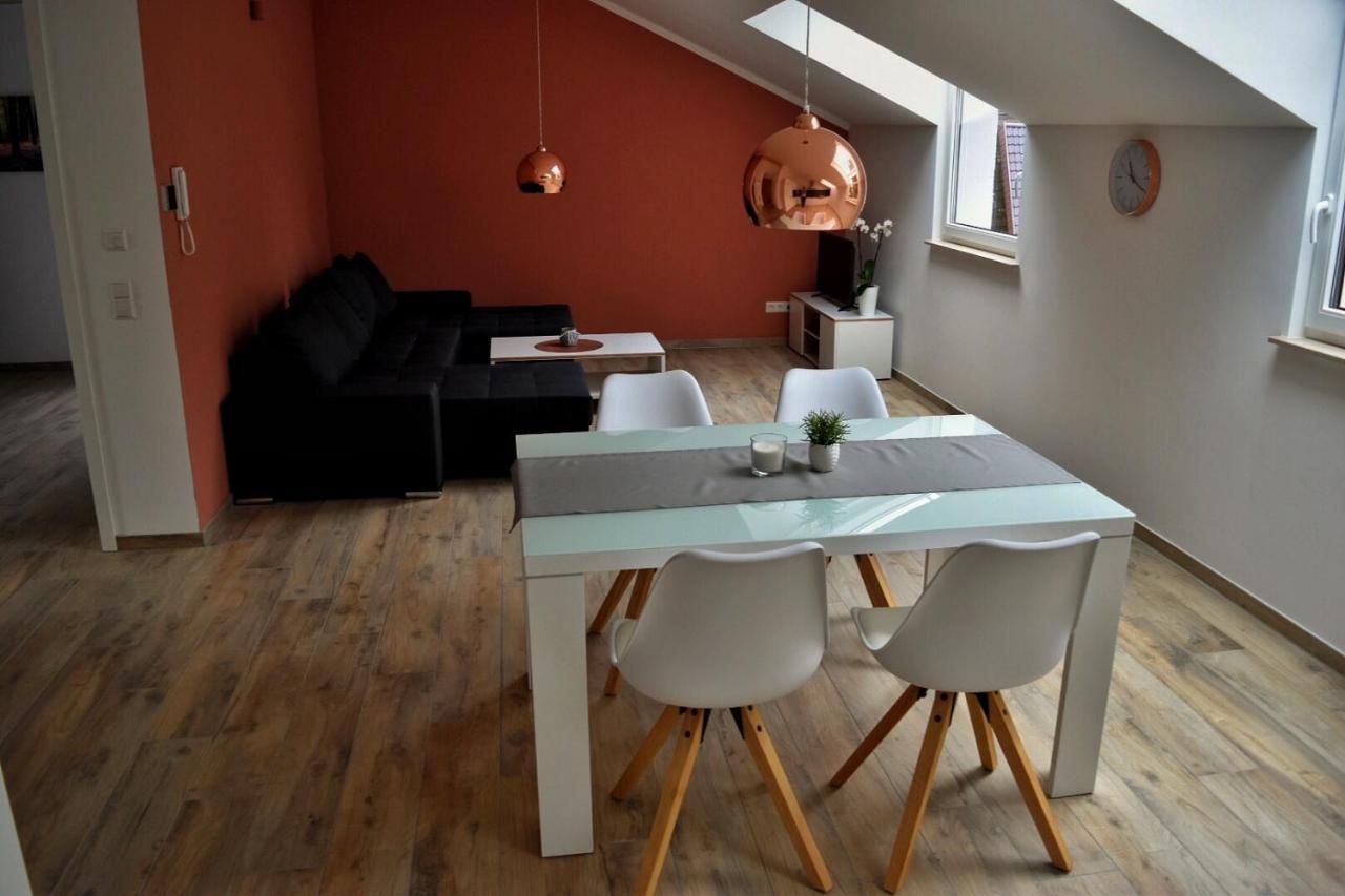 Ferienwohnungen Lamisto Am Waldesrand Neckartenzlingen Ngoại thất bức ảnh