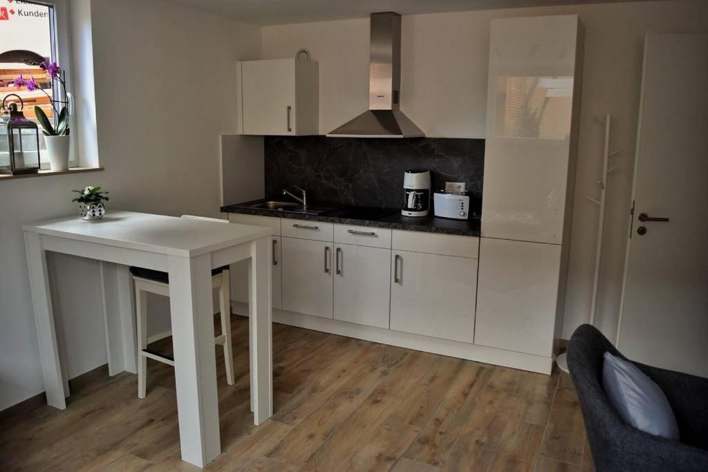 Ferienwohnungen Lamisto Am Waldesrand Neckartenzlingen Ngoại thất bức ảnh