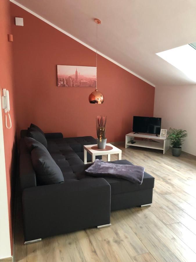 Ferienwohnungen Lamisto Am Waldesrand Neckartenzlingen Ngoại thất bức ảnh